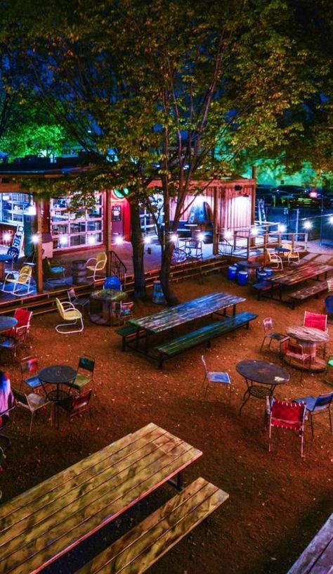Thisfunky trailer-park-themed food truck yard is one of the most bad ass backyardsin America. Twisted Root's founder Jason Boso has... Outdoor, Backyard Restaurant, Beer Garden Ideas, Beer Garden, Dallas Food, Food Trucks, Outdoor Restaurant, Food Truck, Texas Roadtrip