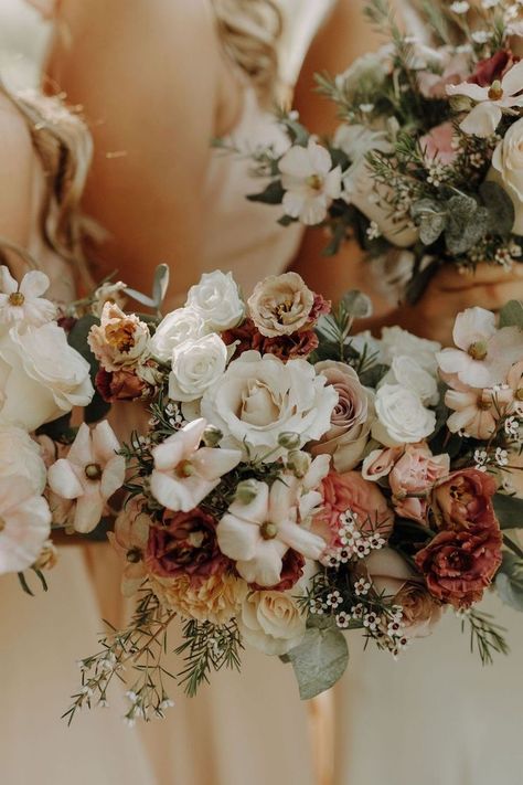 Autumn Wedding Colours, Wedding Colours, Autumn Wedding, Fall Wedding Colors, Fall Wedding Flowers, Burgundy Bouquet, White Wedding Flowers, Wedding Colors, Blush Wedding Flowers