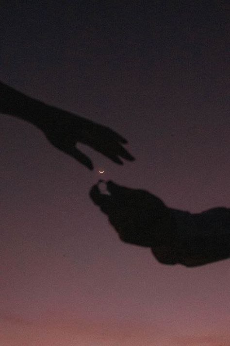Nighttime engagement photo with the ring and the moon | Image by Alinea Pictures Engagement Photos, Nature, Wedding Photos, Ideas, Engagement Shoots, Night Engagement Photos, Nighttime Engagement Photos, Couple Aesthetic, Love Photography
