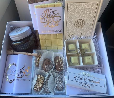 Bookmark These Trending Gift Ideas For Eid 2020 Ramazan Gift Ideas, Islam Gifts Ideas, Eid Gift Hamper Ideas, Islamic Gift Box Ideas, Ramadan Gift Hampers, Ramadan Mubarak Gift Ideas, Islamic Gift Ideas For Men, Ramadhan Gifts Idea, Umrah Gift Ideas