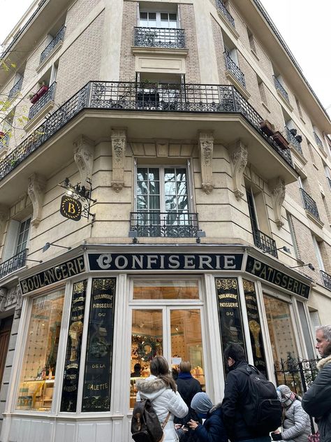 The real bakery of Marinette's parents Paris France, Fotos, Fotografie, Fotografia, Trip, Paris Dream, Paris Aesthetic, France Aesthetic, Gatos