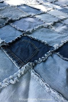 How to Make a Denim Quilt Using Old Jeans (An Ultra Simple Sewing Project!) | Frugal Family Times #Denim #QuiltPattern #DIYQuilt Jeans, Couture, Upcycling, Denim, Patchwork, Design, Moda, Denim Simple, Denim Inspiration