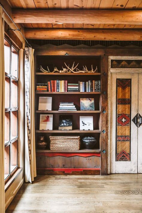 Trips, Home On The Range, Cabin Interiors, Cabin Interior, Cabin Interior Design, Cozy Cabin, Cozy House, House Inspo, Cabins And Cottages