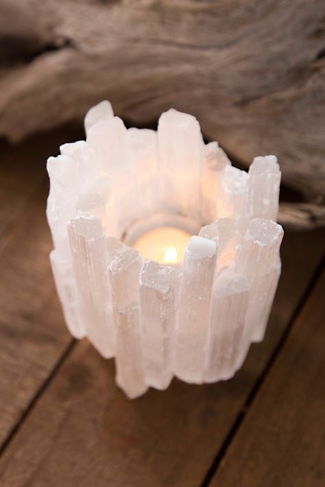 Selenite Points Candle Holder Home Décor, Crystal Altar Ideas, Selenite, Crystals In The Home, Crystals And Gemstones, Crystal Candle Holder, Crystals Minerals, Crystal Grid, Crystal Decor