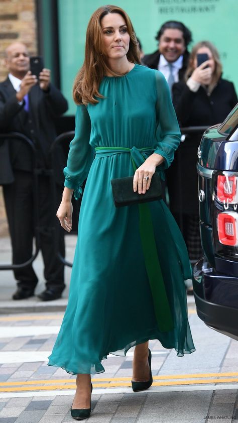 Kate Middleton's outfit meeting the Aga Khan, teal maxi dress by Aross Girl Lady, Duchess Kate, Vintage, Fashion, Duchess, Royal Fashion, Vetements, Moda, Royal
