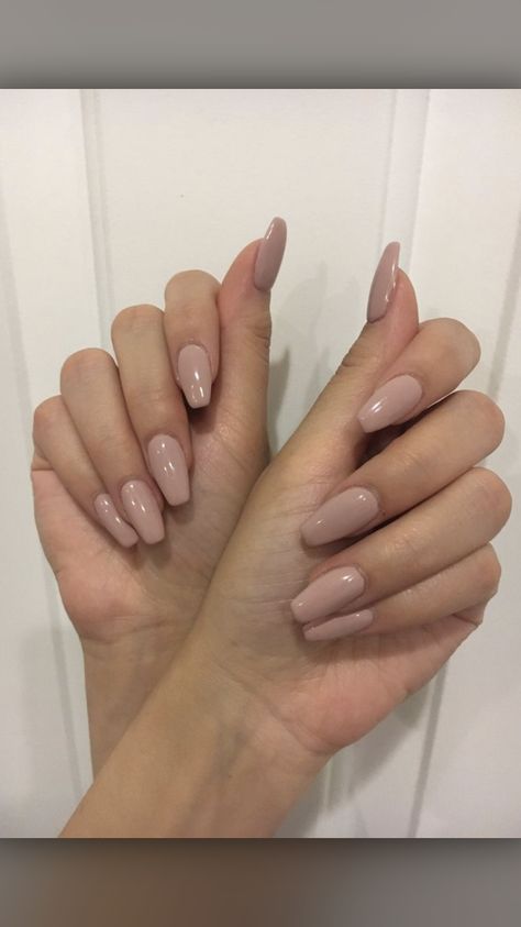 Nude neutral nails, mannequin manicure, natural nails. | See more ideas about Fingernail designs, Flare nails and Gorgeous nails. #nudenails #nailideas #nails Nail Designs, Acrylic Nail Designs, Fall Nail Polish, Flare Nails, Nails Inspiration, Neutral Nails, Nail Colors, Nail Polish Colors, Cute Acrylic Nails