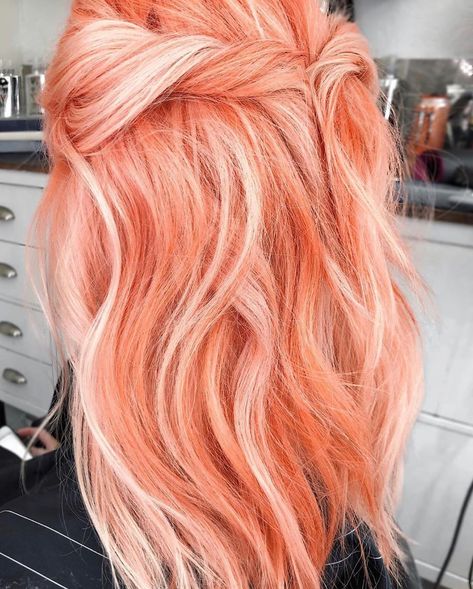 Peach And Copper Hair, Peach Toned Hair, Pastel Peach Hair, Peach Colored Hair, Dark Peach Hair, Peach Blonde Hair, Hair Color For Pale Skin, Peachy Pink Hair, Peachy Hair Color