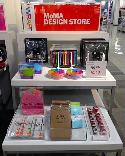 Pop-up MoMA Design Store Design, Retail Display, Store Display, Pop Up Stores, Retail Signage, Retail Design, Visual Merchandising, Shop Design, Gift Shops