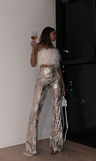 casual Christmas party outfit: fluffy top and silver sequin pants Outfits, Giyim, Pastel Outfit, Trendy, Nye Outfits, Styl, Style, Eve Outfit, Outfit