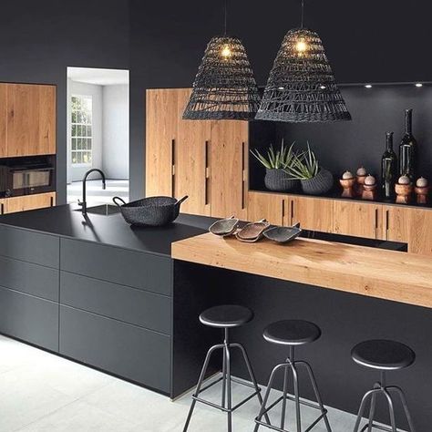 5 Top Ideas for a Two-toned Kitchen Home Interiors, Hiasan Bilik, Small Kitchens, Kitchen Interior Design Decor, Modern Kitchen Interiors, Modern Kitchens, Interior Kitchen, Kitchen Interior Design Modern, House Design Kitchen