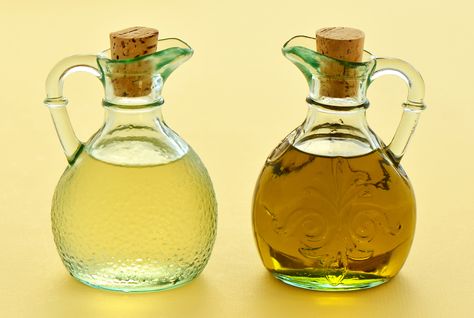 Vinaigrette, Vinegar, Homemade Oil, Oils, How To Make Oil, Red Vinegar, Oil Recipes, Oil Vinegar Dressing, Vinegar Dressing