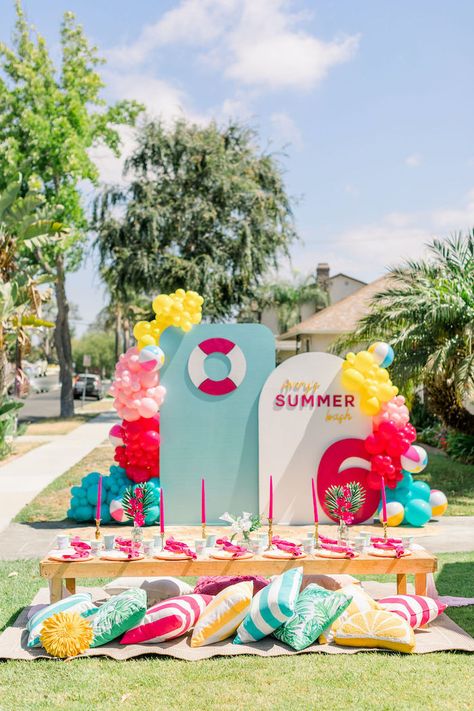 Decoration, Summer Party Themes, Summer Birthday Party, Beach Themed Party, Beach Theme Birthday, Summer Party, Summer Birthday, Party Themes, Beach Birthday Party