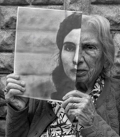 91-year-old-mother-playful-photography-elderly-women-strange-ones-tony-luciani-1 Inspiration, Mare, Historia, Ageing, Life, Resim, Photomontage, Fotografie, Sanat