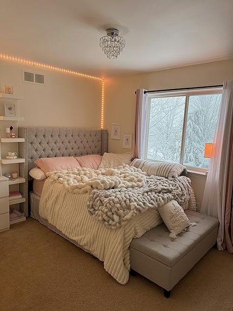 Anna Schottin's Amazon Page Bedroom Furniture, Cozy Room, Bedroom Inspirations, Modern Bedroom Inspirations, Bedroom Inspo Cozy, Small Bedroom Ideas For Women, Modern Teen Room, Room Inspiration Bedroom, Cozy Room Decor