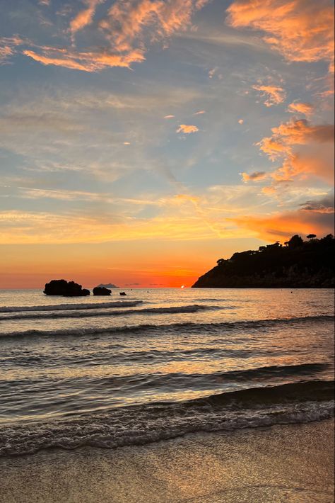 Spiaggia di Gaeta | vacanze estive | vacanze al mare Instagram, Art, Fotos, Lazio, Mare, Sunset, Man, Slay, Paisajes