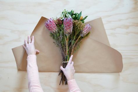 How to Wrap a Flower Bouquet Floral Arrangements, Floral, Diy, Wrap Flowers In Paper, How To Wrap Flowers, Flowers Bouquet Gift, Flower Bouquet Diy, Flower Arrangements Diy, Small Flower Bouquet
