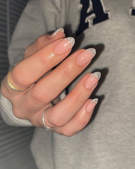 45 Best Winter Acrylic Nails to Try Nail Ideas, Trendy Nails, Classy Acrylic Nails, Glitter French Nails, Almond Acrylic Nails, Short Acrylic Nails Designs, Nail Tips, Pretty Nails, Glitter Tip Nails