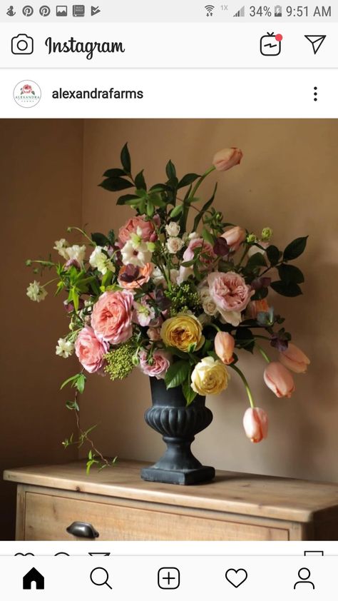 Floral, Inspiration, Vintage, Flora, Tulips Arrangement, Spring Floral Arrangements, Garden Roses, Spring Arrangements, Gorgeous Gardens