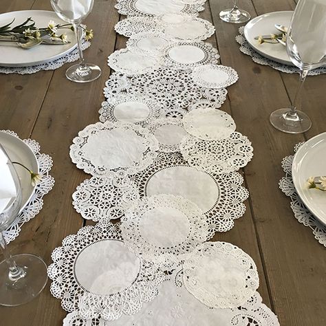 Create a table runner out of paper doilies for a vintage-inspired vibe. Doilies Diy, Paper Lace Doilies, Table Runner Diy, Paper Doilies, Paper Lace, Table Runners Wedding, Mise En Place, Lace Doilies, Wedding Paper