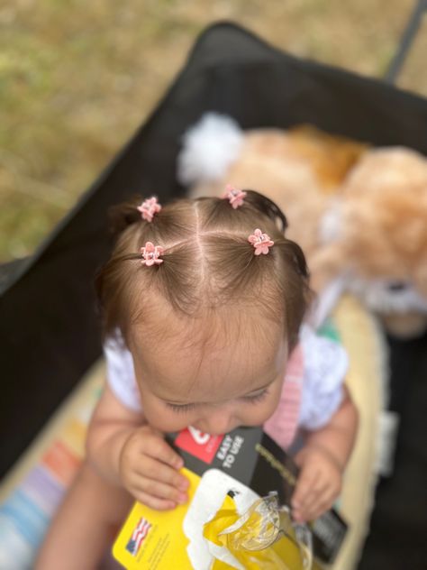 Baby Hair Dos, Toddler Hairstyles Girl, Baby Girl Hairstyles Curly, Infant Hairstyles, Kids Hair Clips, Kids Hairstyles, Easy Toddler Hairstyles, Hairstyles For Babies