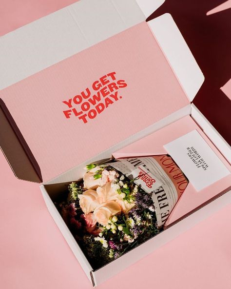 Curated bouquets of fresh flowers, just like you'd pick up at the market, paired with playful cards for all occasions. Packaging, Inspiration, Flower Delivery, Flower Box Gift, Flower Packaging, Flower Business, Flower Branding, Bouquet, Online Flower Delivery