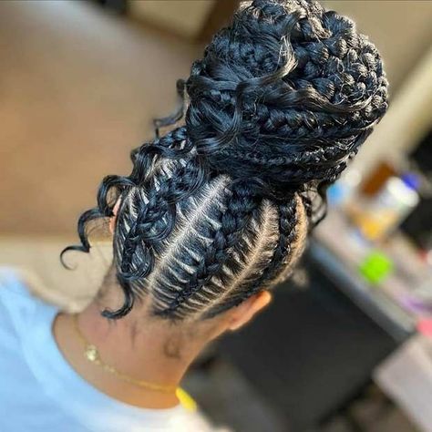 Need a new braided hairstyle? How about the good old fashioned braided bun? We have a collection of the trendiest styles. Check them out! Plait Styles, Haar, Peinados, Afro, Braid Styles, African Braids Hairstyles, Girls Hairstyles Braids, Cute Braided Hairstyles, Dope Hairstyles