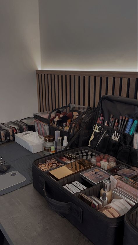 Instagram, Make Up Collection, Design, Studio, Makeup Artist Bag, Makeup Bag Essentials, Makeup Kit, Make Up Studio Ideas, Makeup Studio Decor