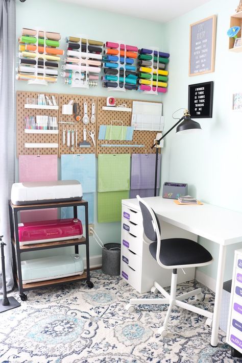 Home Office, Organising Ideas, Craft Closet Organization, Office Craft Room Combo, Craft Room Closet, Craft Room Office, Craft Room Ideas On A Budget, Office Crafts, Organizing Ideas