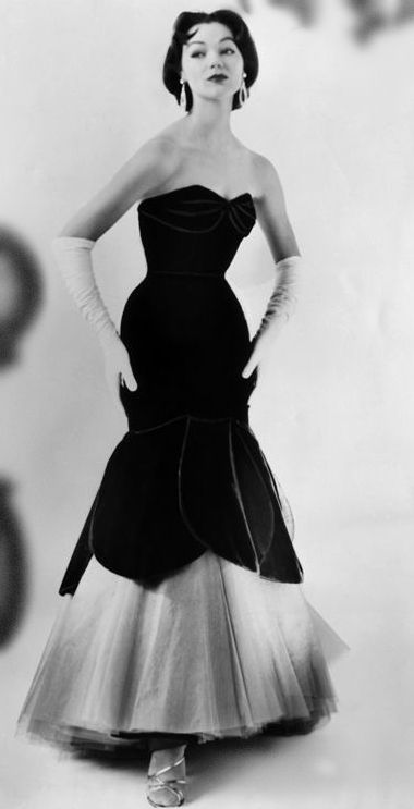 Dresses, Gowns, 1950s Fashion, Haute Couture, Vogue, Evening Dresses, Vintage Gowns, Vintage Dresses 50s Formal, Vintage Dresses