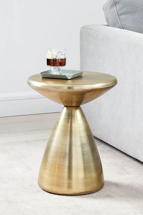 Keep your living room looking stylish with these creative side table ideas. #sidetables #diysidetable Home Décor, West Elm, Tables, Industrial, Ideas, Sofa Side Table, End Tables, Modern Side Table, Wooden Side Table
