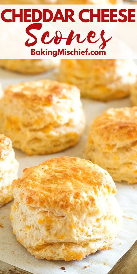Warm, buttery cheddar cheese scones with a kick of cayenne. The perfect side for any soup or salad. Brunch, Foodies, Snacks, Desserts, Muffin, Scones, Crêpes, Cheddar Scones Recipe, Cheddar Cheese Recipes
