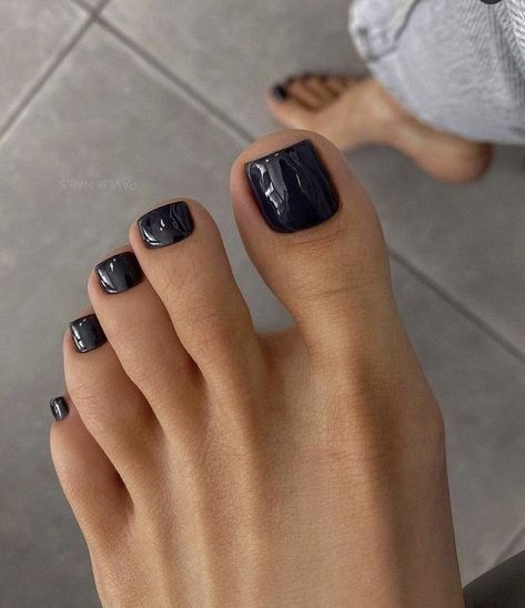 50 Classy Toe Nail Ideas | +20 Magnificent Toe Nail Designs #toenaildesigns #toenails #toenailcolors #toenaildesignsforsummer Chic Nails, Trendy Nails, Pretty Nails, Kuku, Minimalist Nails, Cute Toe Nails, Nails Inspiration, Perfect Nails, Toes