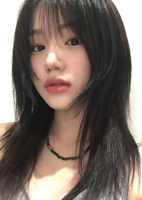 Korean layered haircut : hush cut Asian Girl, Girl, Girls, Asian, Beautiful Asian, Beautiful