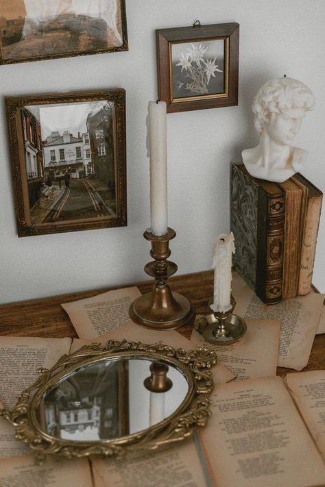 This is my Dark Academia Bedroom Ideas. If you are looking for Dark Academia inspiration, head to my Etsy shop where you will find many Dark Academia Prints. Gothic, Design, Dark Academia, Dekorasyon, Dark Acadamia, Dark Academia Bedroom, Dark Academia Room, Sanat, Aesthetic Room