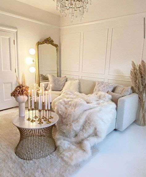 Glam style is often reminiscent of old Hollywood glamour. It takes a lot of inspiration from classy and luxurious interior design. When it comes to this kind Inspiration, Design, Kamar Tidur, Modern, Inspo, Fashion Room, Bedroom Interior, Sala, Quartos