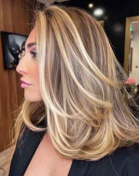 Chunky Golden Blonde Highlights and Brown Roots Balayage, Blonde Hair, Balayage Hair, Blonde Balayage Highlights, Icy Blonde Hair, Blonde, Dirty Blonde Hair, Dark Roots Blonde Hair, Blond