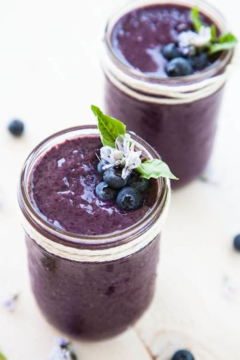 This smoothie is packed with blueberry, banana and fresh basil for a fresh and healthy summer breakfast. Get the recipe here Clean Eating Snacks, Smoothie Recipes, Brunch, Smoothies, Fresh, Basil Smoothie, Fruit Smoothie Recipes, Fruit Smoothies, Blueberries Smoothie