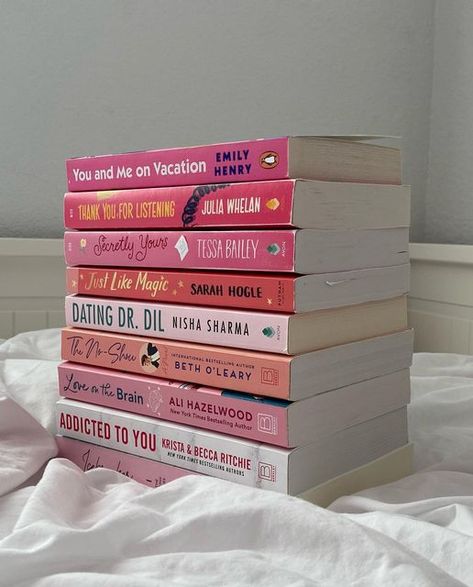 Best Books Aesthetic, A Little Life Book Aesthetic, Pink Book Aesthetic, Love Books Aesthetic, Books To Read For Teens, Cute Romance Books, Books To Read Romance, Best Romance Books, Aesthetic Books To Read