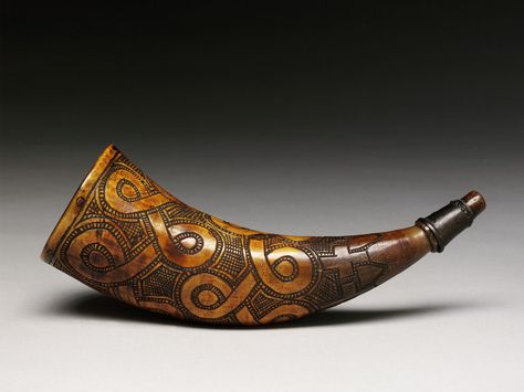 Powder flask ~ 1650-1700 ~ Powder flasks were made of hollowed-out cattle horns or closely grained woods such burr maple, boxwood or walnut, as in this case, and their purpose was to protect gun powder from water or fire ~ V & A Museum Horn, Antiques, Powder Horn, Antique Bucket, Flask, Black Powder Guns, Ale Horn, Drinking Horns, Horns