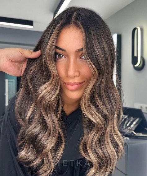 Bronde Balayage for Brunettes with Green Eyes Balayage, Dark Brown To Blonde Balayage, Brown To Blonde Balayage, Ash Brown Balayage, Light Blonde Highlights, Ash Brown Hair Balayage, Carmel Balayage Brunettes Dark Brown, Brown Hair With Balayage, Brunette With Balayage