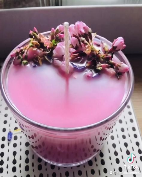 Candles, Candlemaking, Scented Candles, Candle Decor, Diy Candles With Flowers, Diy Candles Scented, Make Candles, Candle Making, Aesthetic Candles