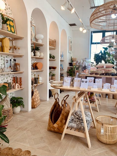 Shop Studio Ideas, Craft Shop Interior Design, Wood And White Aesthetic, Cute Gift Shop Ideas, Home And Lifestyle, Small Gift Shop Interiors Space, Gift Shop Displays Retail Stores, Scandinavian Store Design, Retail And Cafe Store Design