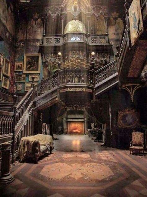 Interior of an abandoned Victorian mansion Architecture, Pretty House, Victorian Homes, Mansion Aesthetic, Villa, Old Mansion, Victorian Buildings, Mansion Interior, Victorian Mansions