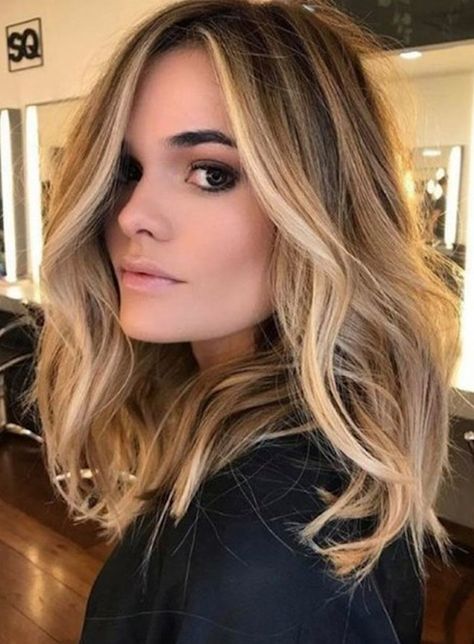 9 Smoky Gold Hair Color Ideas For Your Next Salon Visit Brunette Hair, Balayage, Brown Hair Colors, Brown Hair With Highlights, Brown Blonde Hair, Hair Color Highlights, Blonde Hair Color, Hair Color Trends, Balayage Hair Blonde