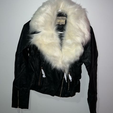 All Black Leather Jacket With Silver Hardware On The Zippers. Jacket Has A Removable White Fur Flip Down Collar That Wraps Around The Back Of The Neck To The Shoulders. Jackets Lays To Waist Length. Ideas, Harry Potter, Couture, Fur Collar Leather Jacket, Leather Jacket With Fur, Fur Leather Jacket, Leather Jacket, Black Fur Coat, Fur Collars