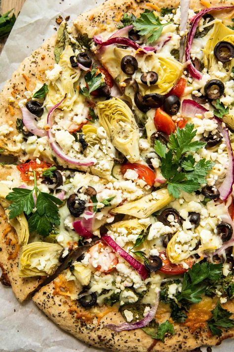 Easy Mediterranean Pizza Recipe - Jar Of Lemons Recipes, Healthy Recipes, Stuffed Peppers, Healthy, Pizza Recipes, Vegetarian Recipes Easy, Good Pizza, Easy Dinner Recipes, Healthy Pizza