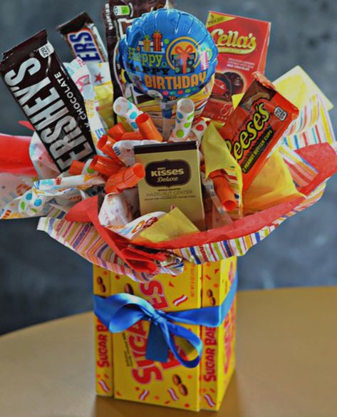 DIY Candy Bouquet (Fun & Easy Gift Idea) - Hip2Save Homemade Gifts, Decoration, Candy Gifts Diy, Candy Gifts, Candy Bar Gifts, Candy Gift Baskets, Birthday Candy, Candy Crafts, Diy Birthday Gifts