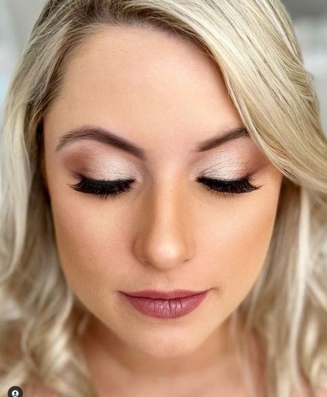 24 Beautiful Soft Romantic Makeup Looks To Copy - The Glossychic Natural Makeup Looks For Fair Skin, Romantic Sultry Makeup, Bridal Makeup Natural Hooded Eyes, Soft Wedding Makeup For Hooded Eyes, Soft Neutral Glam Makeup, Wedding Eye Makeup Hooded Eyes, Makeup Ideas Fair Skin, Natural Bridal Glam Makeup, Fair Skin Wedding Makeup Blondes