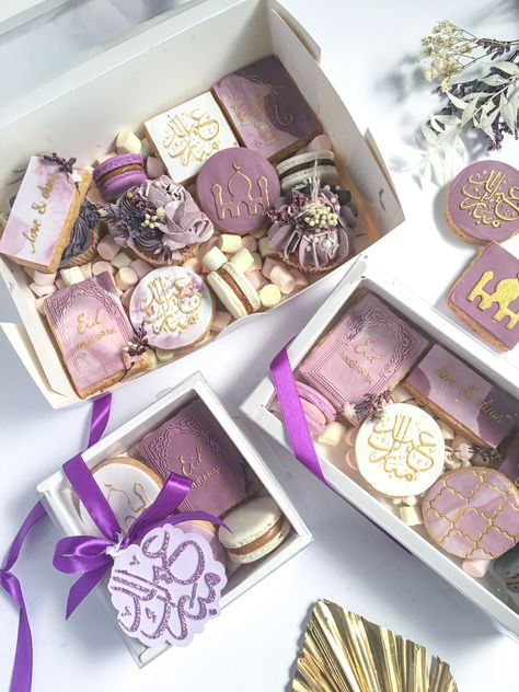 The cookie box options #eidaladha #eidmubarak #eidtreats #eidtreatbox #eidgifts #eidgiftideas #eid2021 #bakersofinstagram Art, Cake Pops, Eid Boxes, Eid Gift Ideas, Eid Gift, Eid Gifts, Eid Card Designs, Eid Mubarak Gift, Eid Sweets