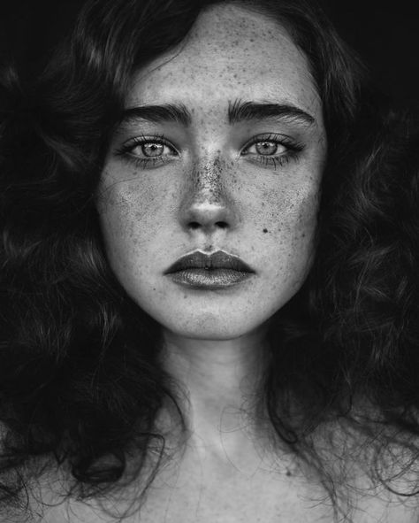 15+ Freckled People Who'll Hypnotize You With Their Unique Beauty Portrait, Portraits, Face, Model, Inspirasi, Fotos, Beautiful Freckles, Portrait Inspiration, Beautiful